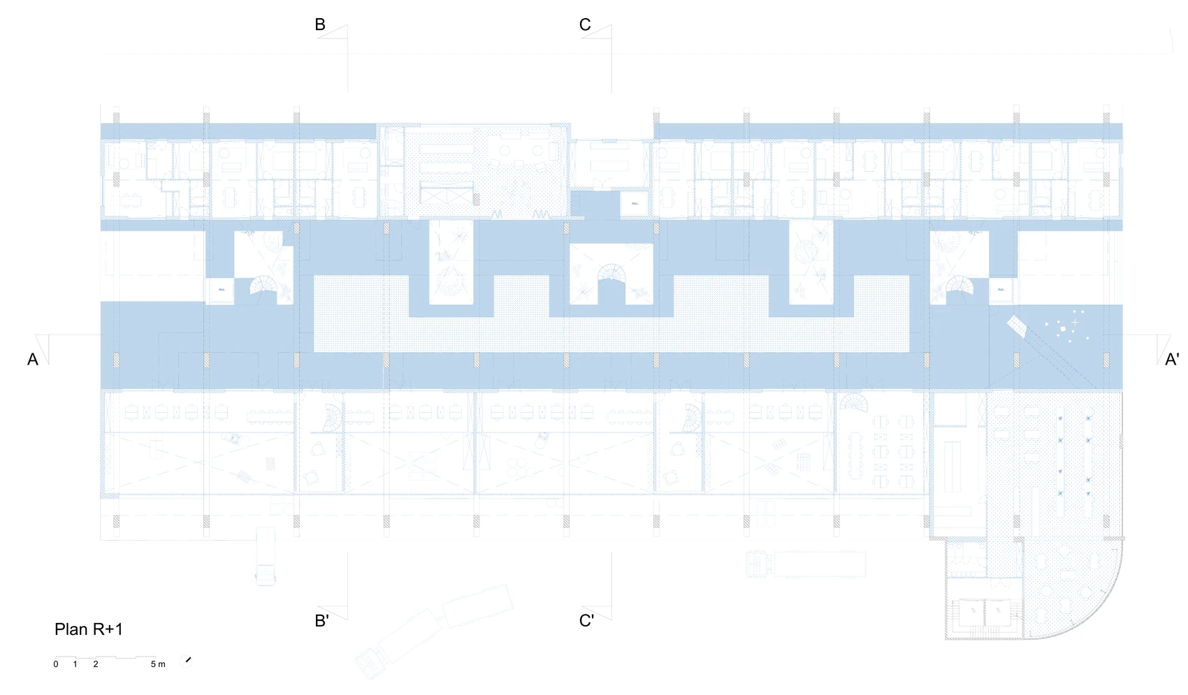 Plan du premier étage : la rue intérieure et les mezzanines des ateliers